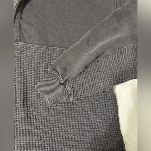 American Eagle Oversized Half-Zipped Sweatshirt - Picture 3 of 6